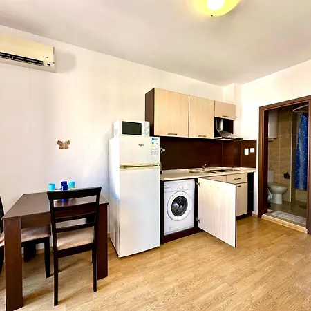 Sunny Day 6 - Menada Apartman Napospart