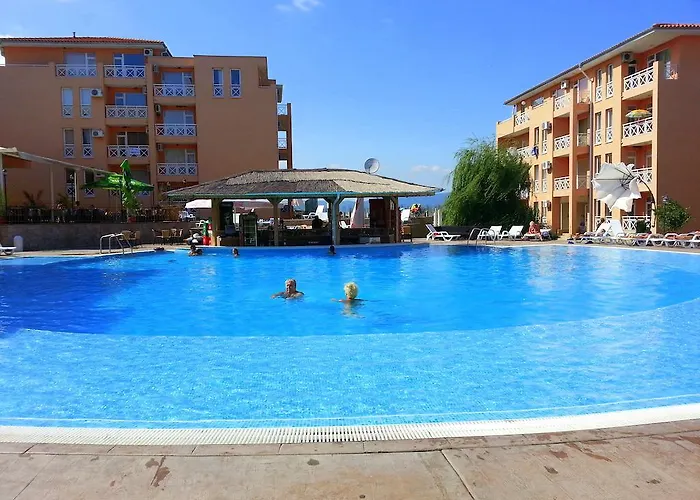 Sunny Day 6 - Menada